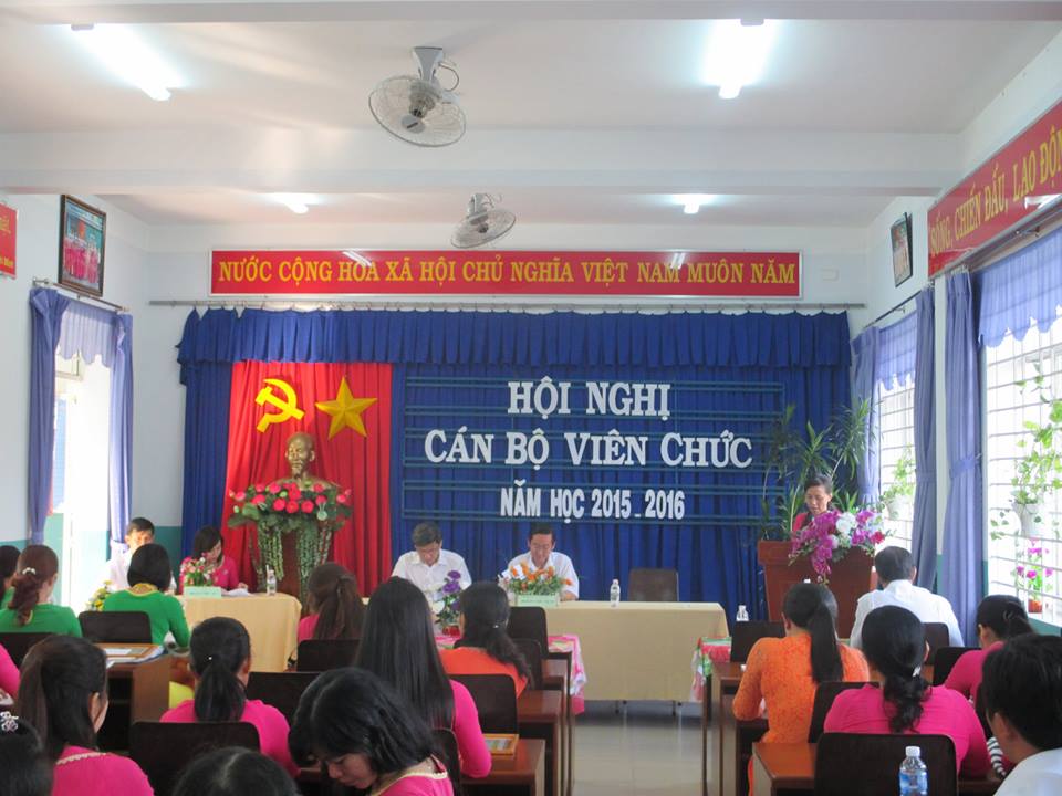 hinh anh trong hoi nghi can bo vien chuc